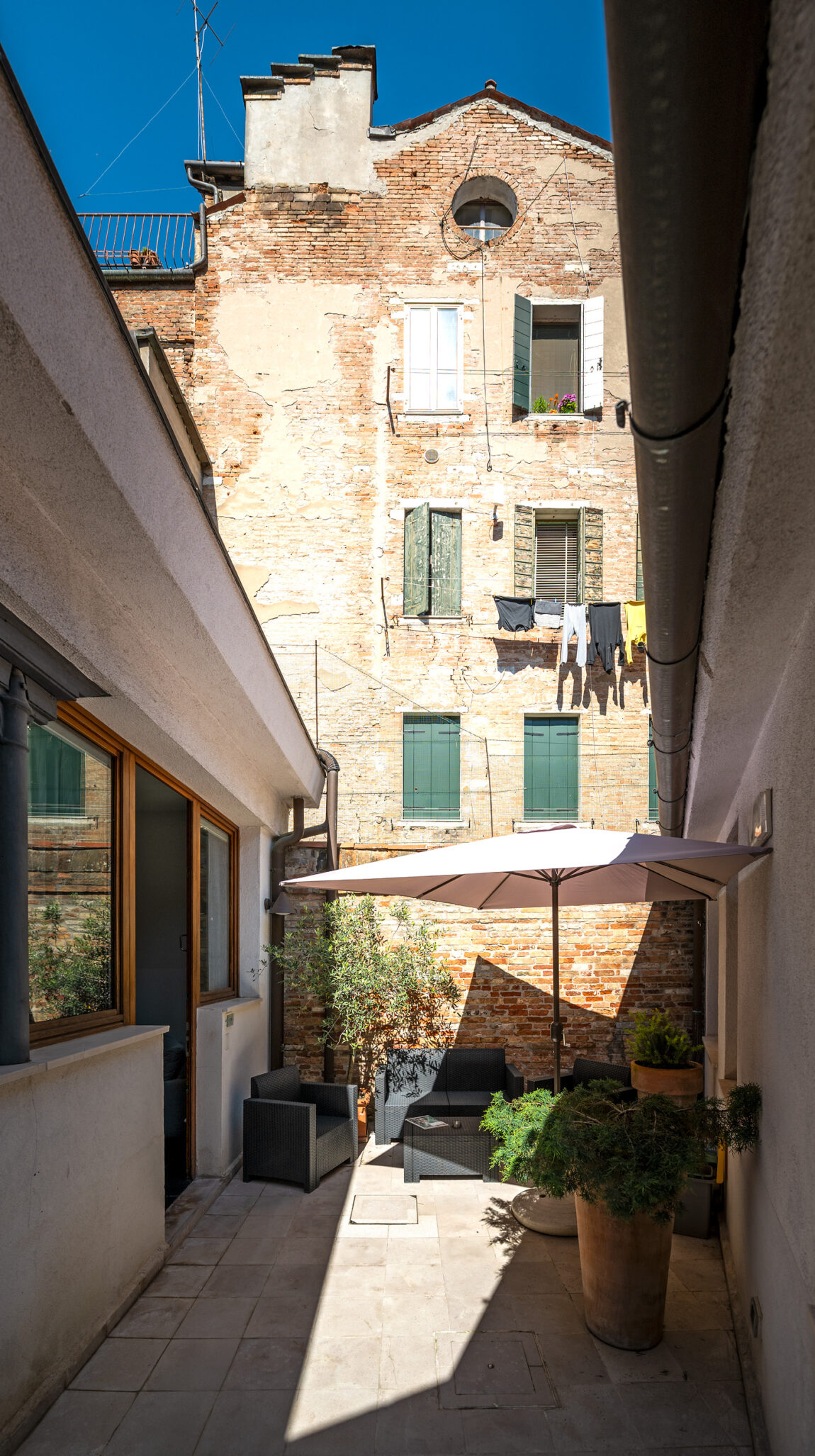 GG04-39702_cortile privato camera extra comfort