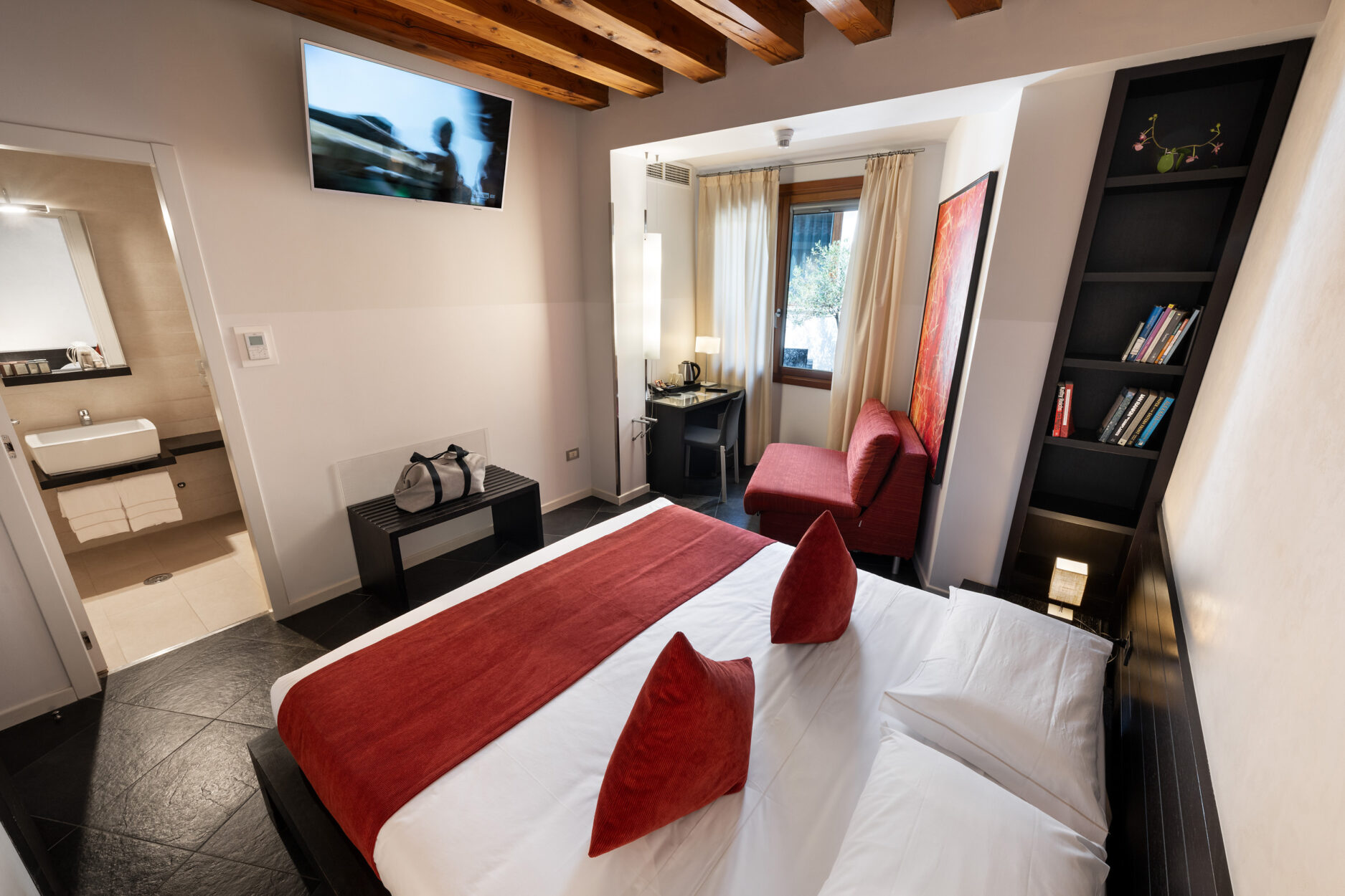 Double comfort room