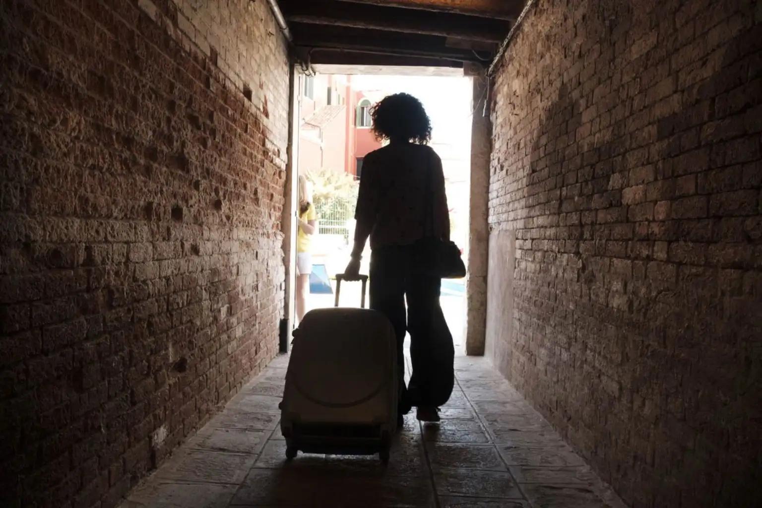 luggage-storage